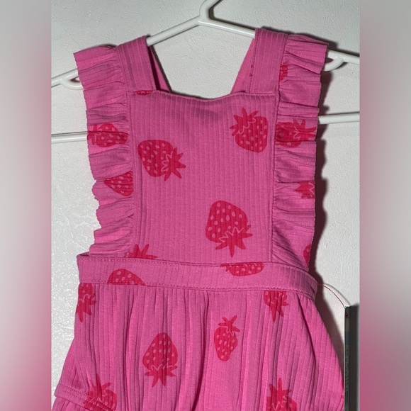 Cat & Jack Pink Strawberry Print Baby Romper Size 3-6 months - Picture 2 of 7